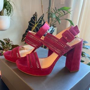 Vince Camuto Cranberry Platform Sandal/Heel size 8